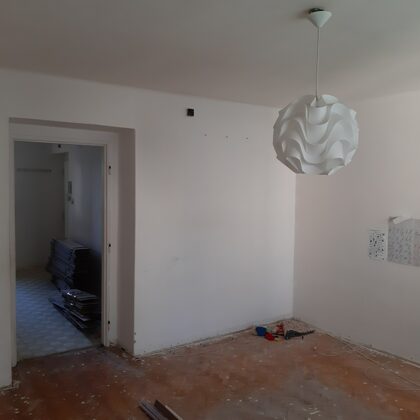 začiatok prerábky bytu