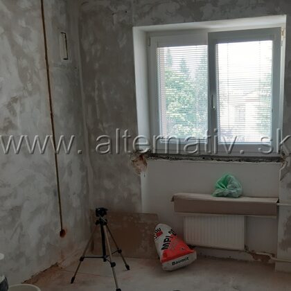 poriadné oškrabie farby