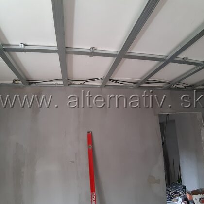 rovný strop zo sadrokartónu, byt