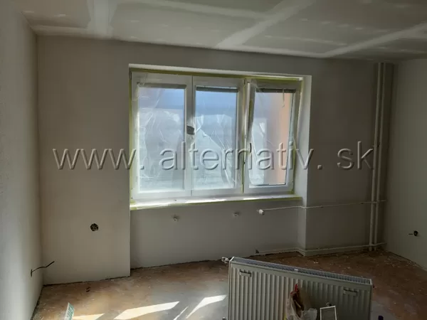 hladené omietky, byt Handlová