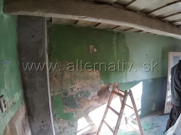 chalupa pred rekonštrukciou
