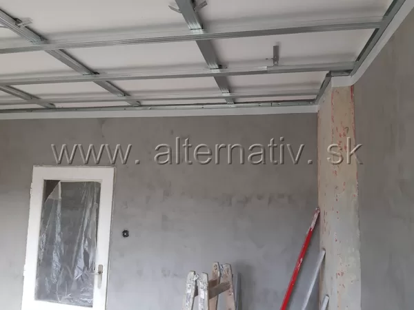 zníženie stropu v izbe sadrokartónom